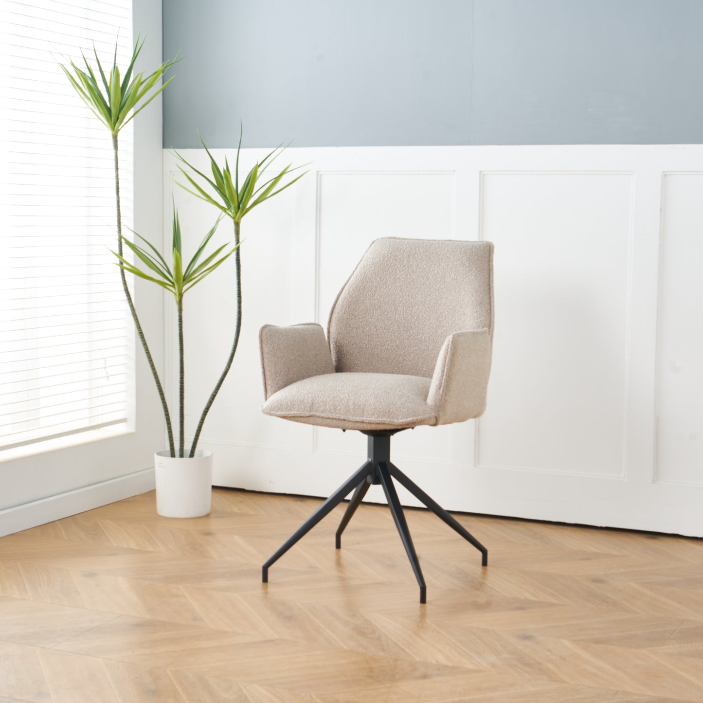 Eetkamerstoel Bella. Beige