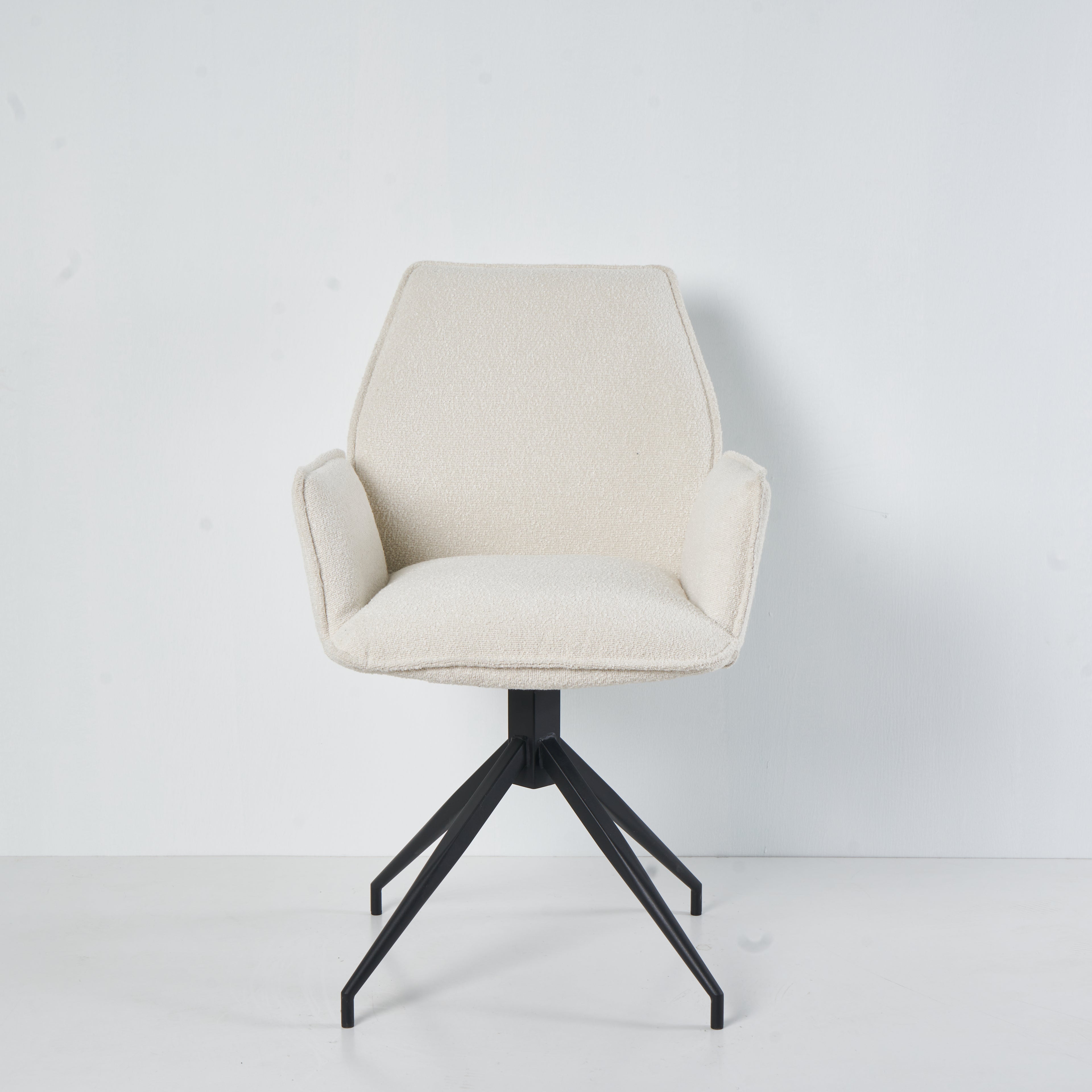 Eetkamerstoel Bella. Crème wit