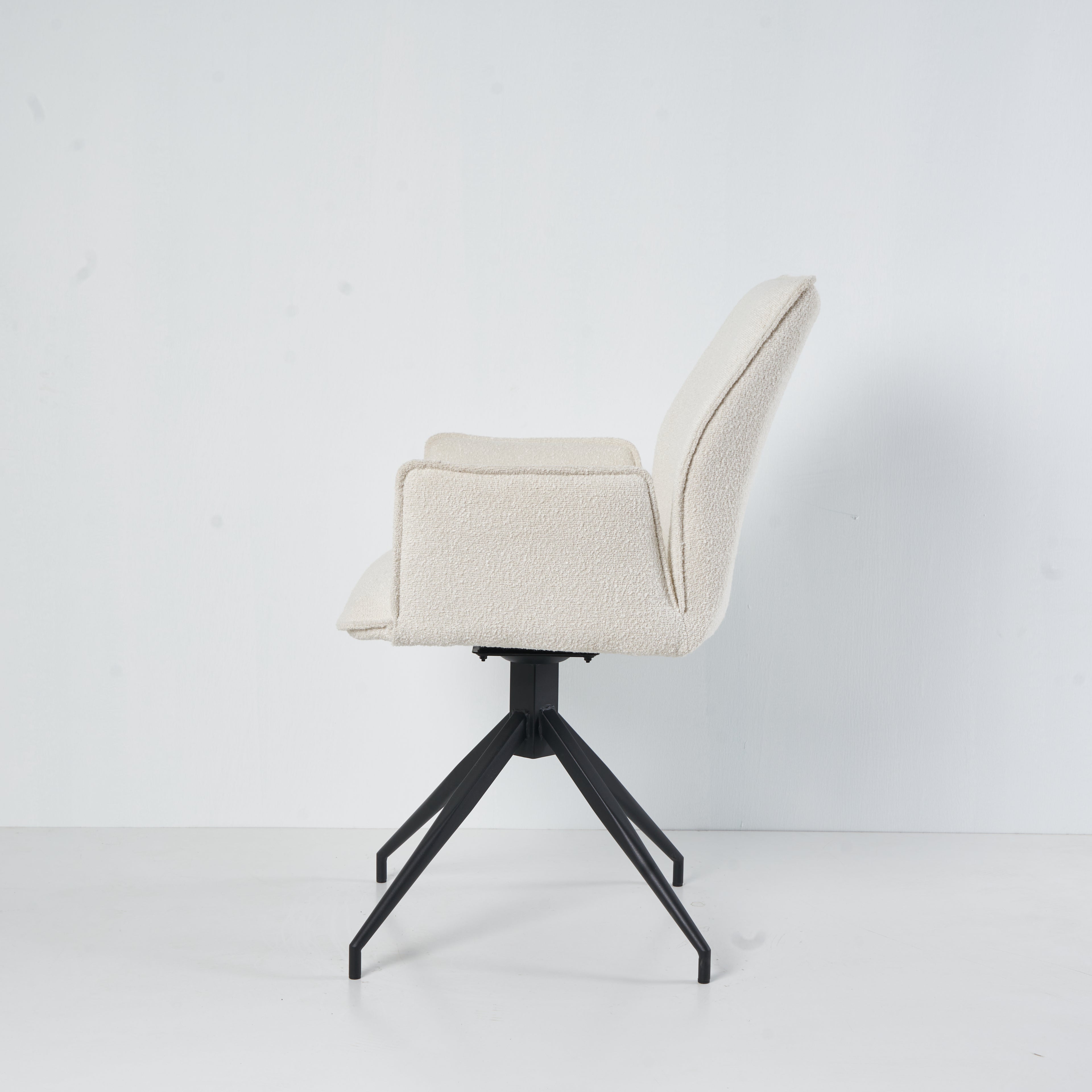 Eetkamerstoel Bella. Crème wit