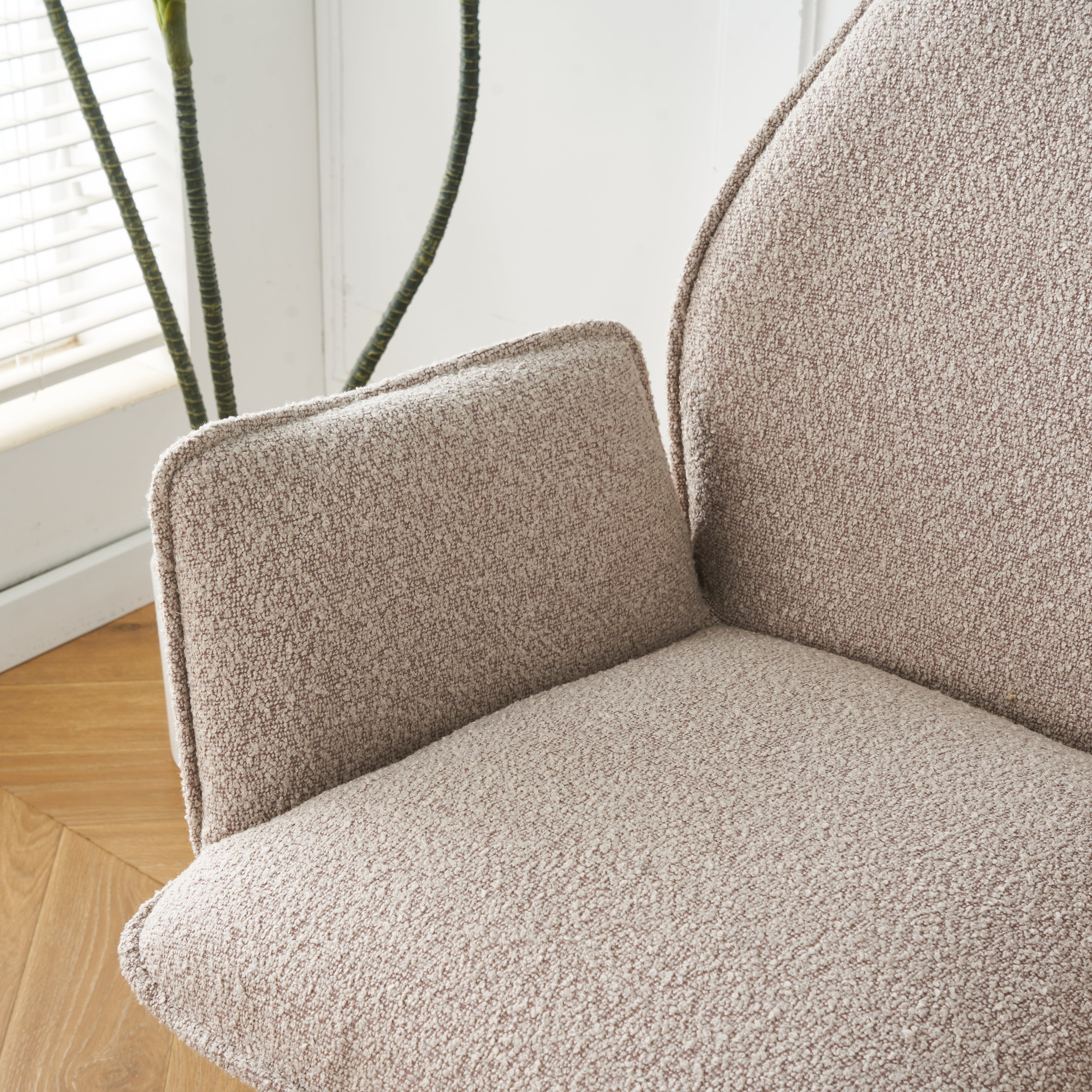 Draaibare Eetkamerstoel Bella. Beige