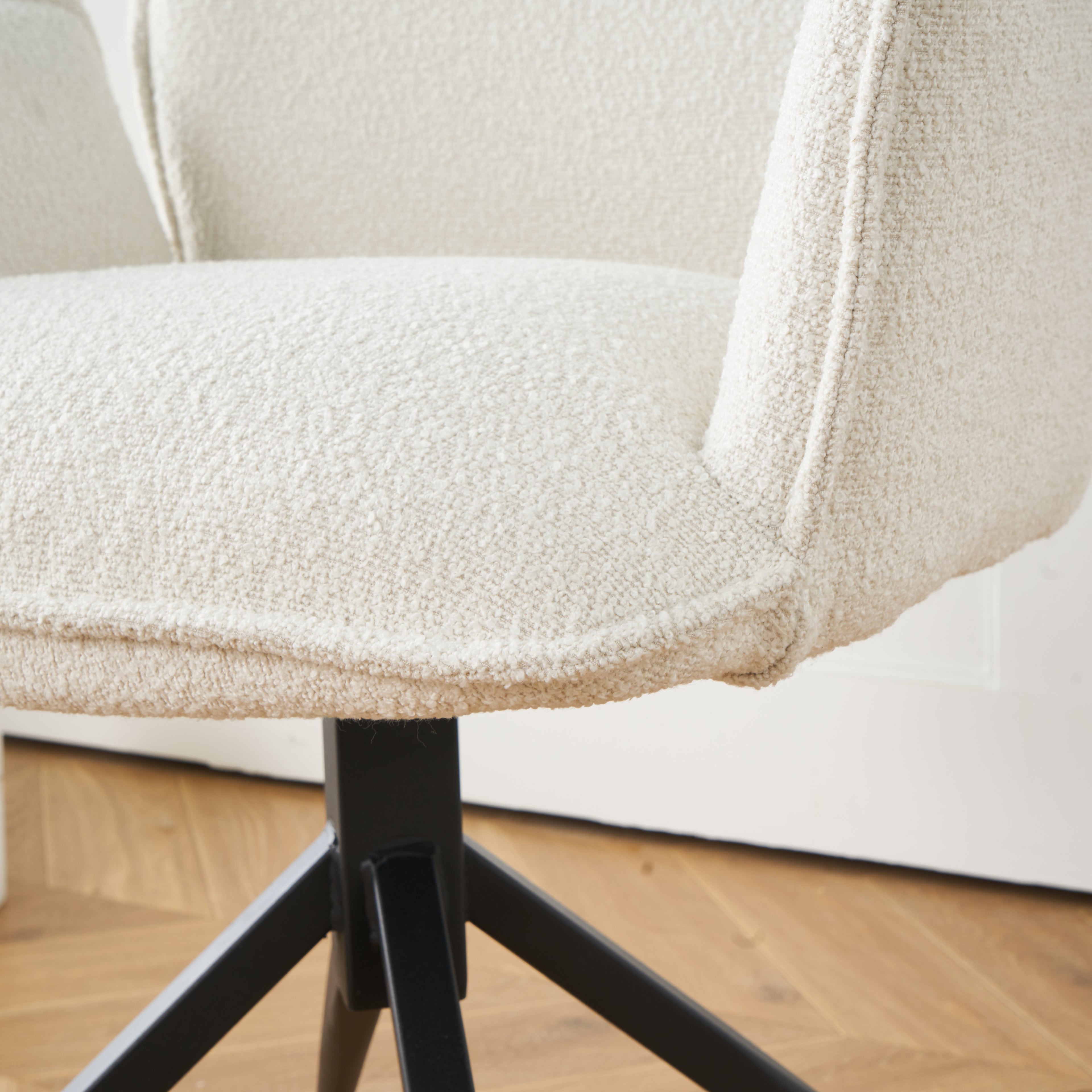 Eetkamerstoel Bella. Crème wit