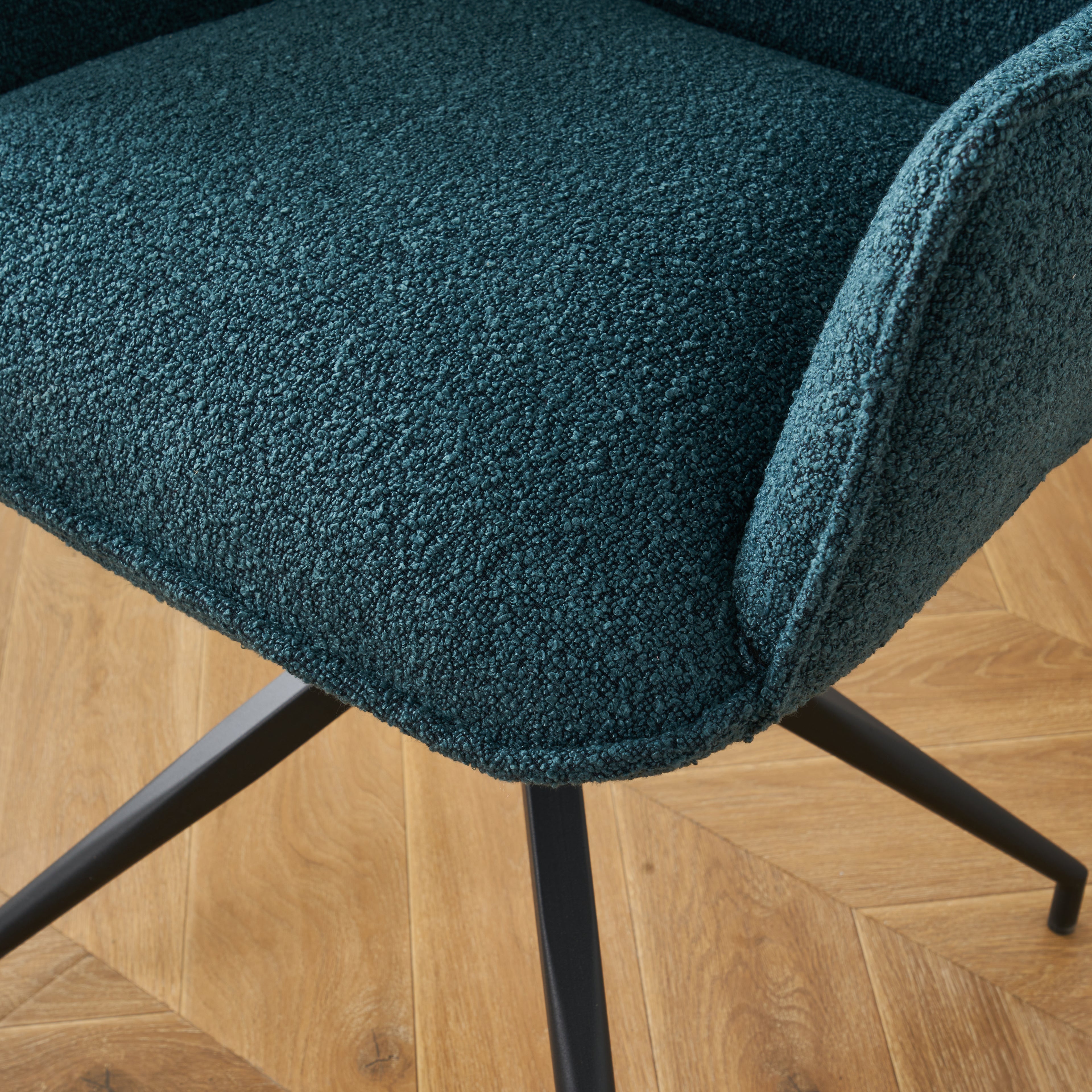 Eetkamerstoel Bella. Smaragd Groen